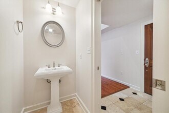 914 Main St in Houston, TX - Building Photo - Building Photo