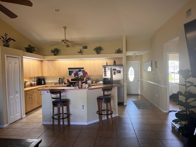 4414 SW 7th Pl in Cape Coral, FL - Building Photo - Building Photo
