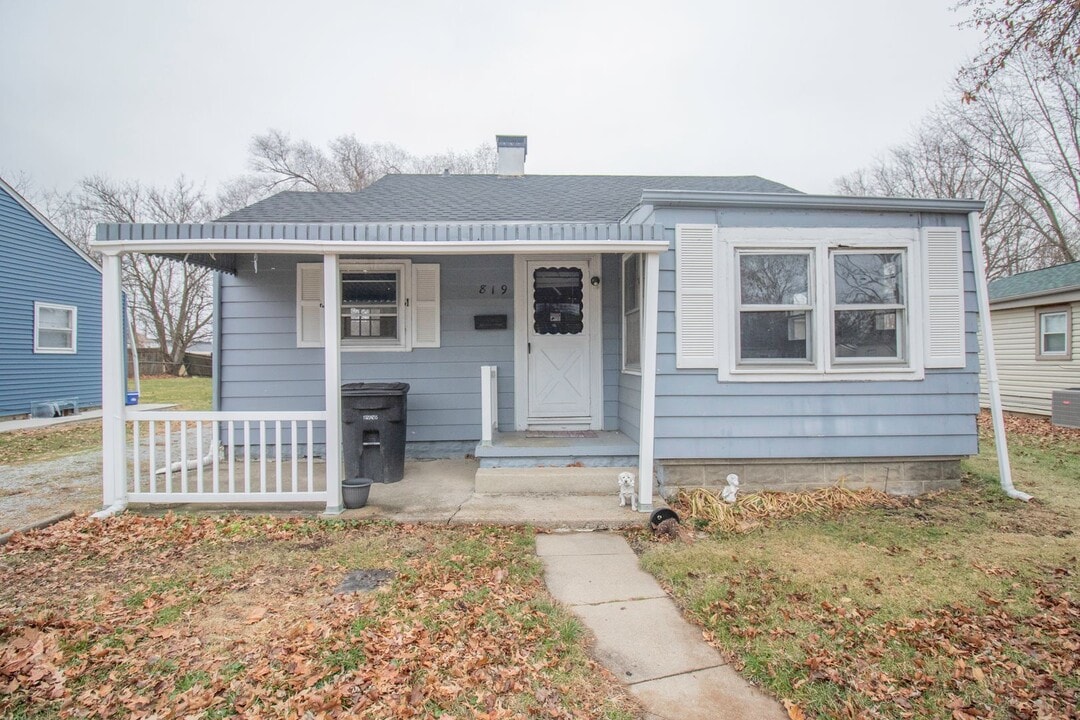 819 S 30th St in Lafayette, IN - Building Photo
