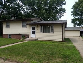 608 Spruce Ave in Norfolk, NE - Foto de edificio - Building Photo