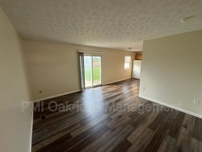 121 Bruns Dr in Brookville, OH - Building Photo - Building Photo