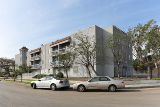 2501 W View St in Los Angeles, CA - Foto de edificio - Building Photo