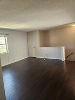 9176 N Swan Cir, Unit 9176 N Swan in St. Louis, MO - Building Photo