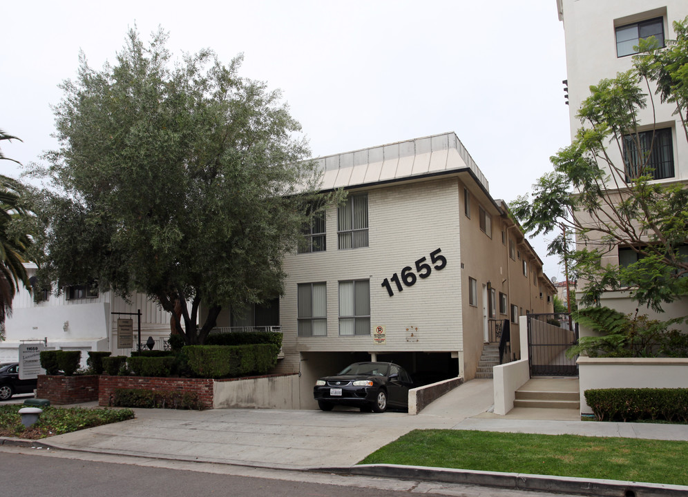 11655 Mayfield Ave in Los Angeles, CA - Building Photo