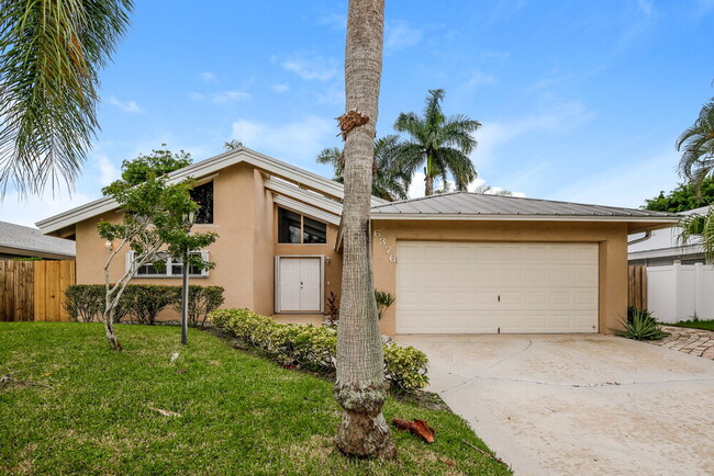 property at 6376 Amberwoods Dr