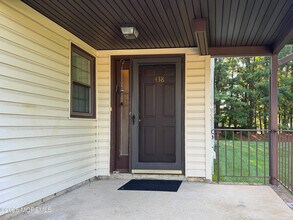438 Oak Knoll Dr in Englishtown, NJ - Building Photo - Building Photo