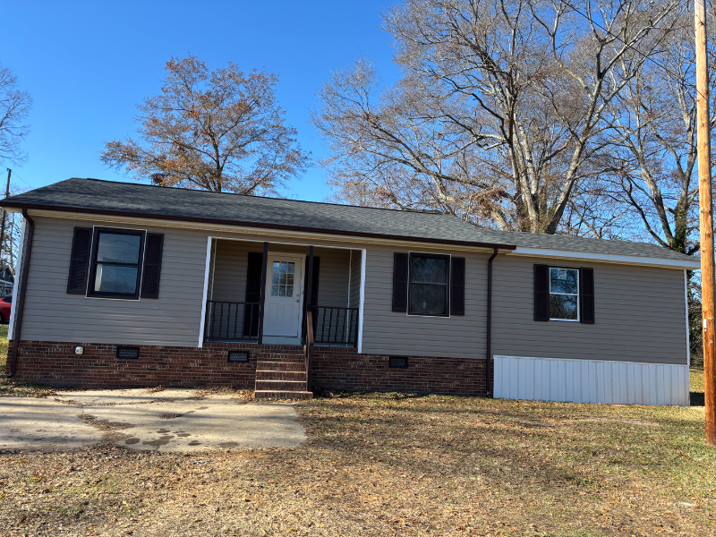 1458 Rhodes Rhyne Rd in Lincolnton, NC - Building Photo