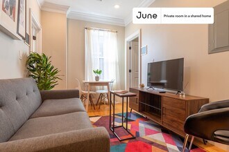 Private bedroom in 3 bed/1 bath Home in Boston, MA - Building Photo - Building Photo
