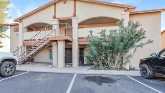 465 W Ivyglen St in Mesa, AZ - Building Photo