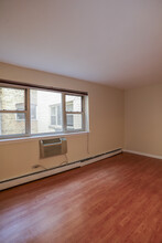 455 W Briar Pl, Unit #101 in Chicago, IL - Building Photo - Building Photo