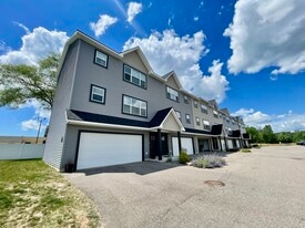 Riverstone Townhomes in Jenison, MI - Building Photo