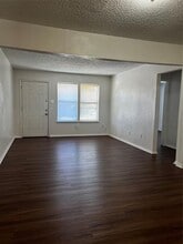 319 Ware Dr in Grand Prairie, TX - Building Photo - Building Photo