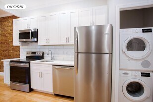 315 E 57th St in New York, NY - Building Photo