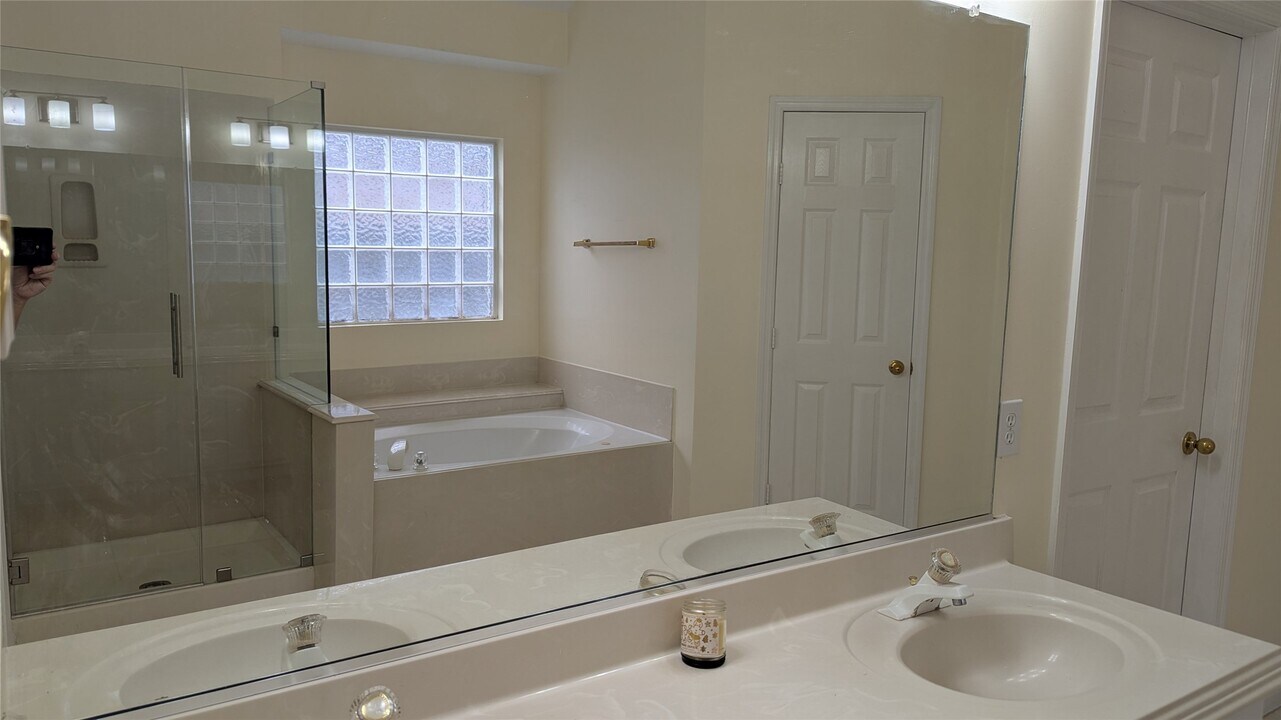 1822 American Elm Ct in Sugar Land, TX - Building Photo