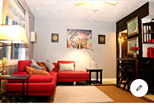 108 Sutton St, Unit #1