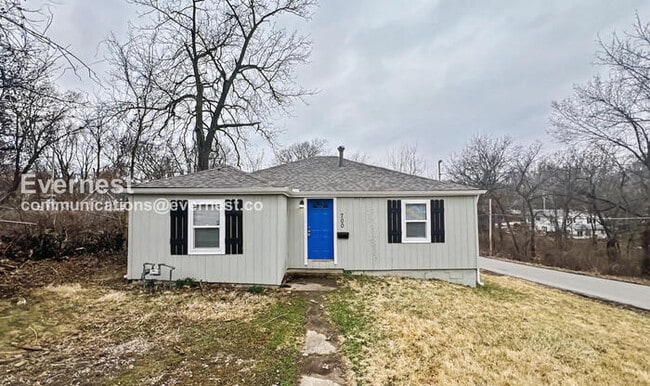 700 S Savage St in Independence, MO - Foto de edificio - Building Photo