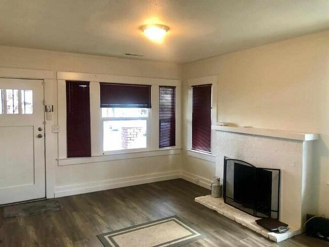 1321 N Calaveras St in Fresno, CA - Building Photo - Building Photo