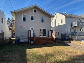 901 Longfellow Ave in Royal Oak, MI - Building Photo - Building Photo