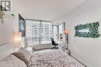 15 Singer Ct in Toronto, ON - Building Photo - Building Photo
