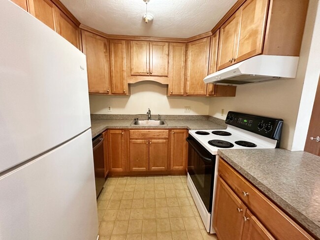 15 Mayo Dr in Holden, MA - Building Photo - Building Photo
