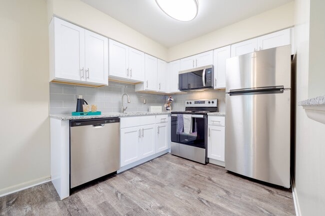 Blair Mill Village West Apartment Homes in Horsham, PA - Foto de edificio - Building Photo