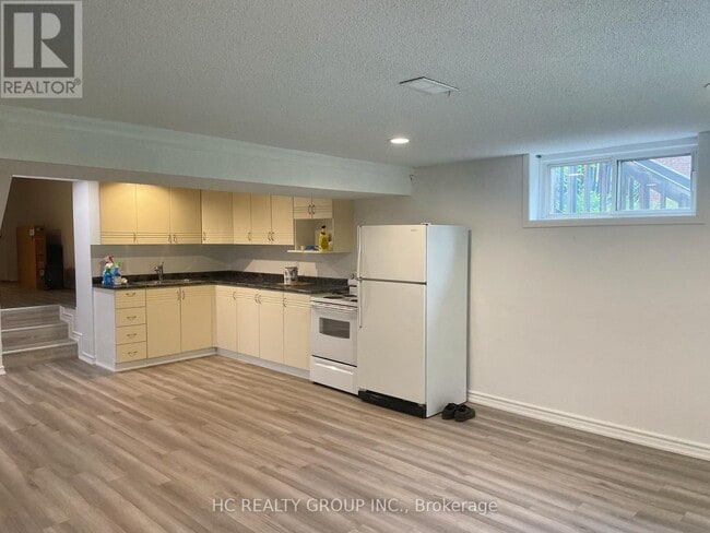 42 Arkona Dr in Toronto, ON - Building Photo - Building Photo