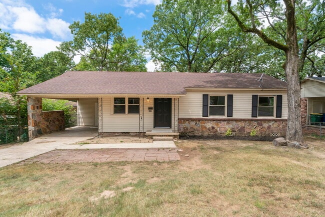 4423 West Dr