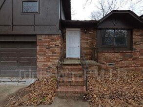 28 Helen Dr in Sherwood, AR - Foto de edificio - Building Photo