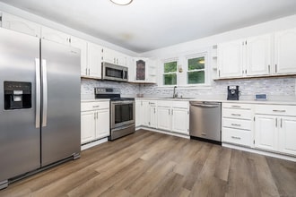 29 1/2 Mountain St in Vernon, CT - Building Photo - Building Photo