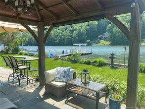 17 Pinewood Shores in Sherman, CT - Building Photo - Building Photo