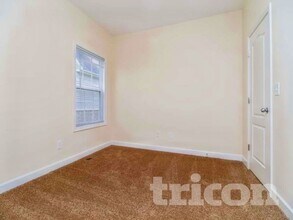 1015 Golf View Way in Spring Hill, TN - Foto de edificio - Building Photo