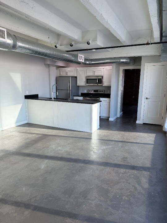 310 E 1st St in Tulsa, OK - Building Photo
