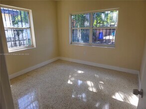 2525 NW 11th Ave in Miami, FL - Building Photo - Building Photo