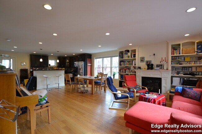 property at 7 Sparhawk St