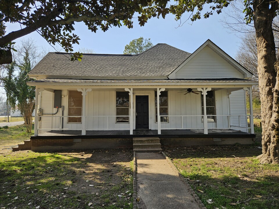 508 Division in Malvern, AR - Building Photo