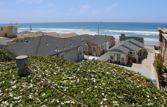 408 S The Strand in Oceanside, CA - Building Photo - Building Photo