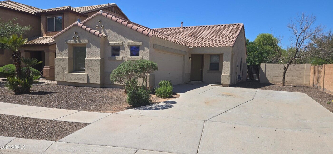 8838 W Superior Ave in Tolleson, AZ - Building Photo
