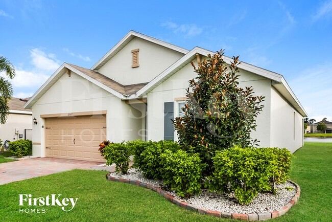 10569 Canal Brook Ln in Lehigh Acres, FL - Building Photo - Building Photo