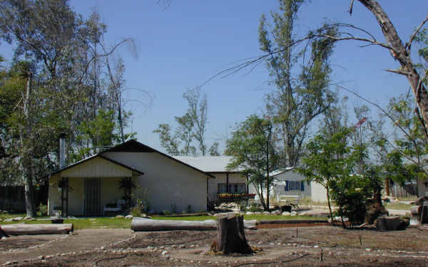 7596 Griffith Ave in Highland, CA - Foto de edificio