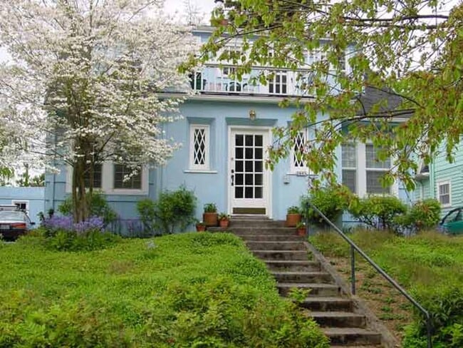 property at 2445 NW Quimby St