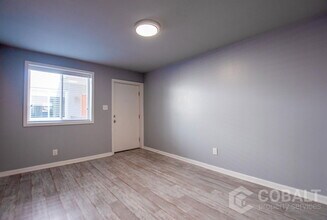 271 Glen Iris Dr NE in Atlanta, GA - Foto de edificio - Building Photo
