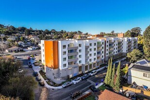 Vista Woods Senior in Pinole, CA - Building Photo