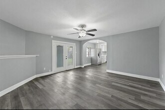 405 Kelly Ln in Baytown, TX - Building Photo - Building Photo