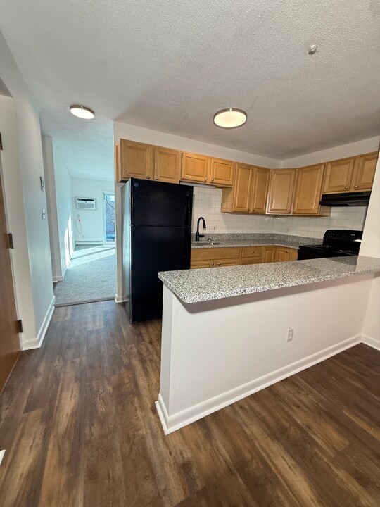 20 Amici Way in Andover, MA - Building Photo