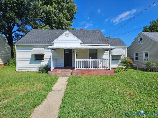 property at 3813 Larchmont Ln