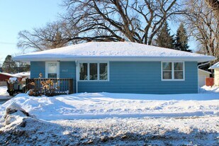 2017 10th Ave N in Grand Forks, ND - Building Photo