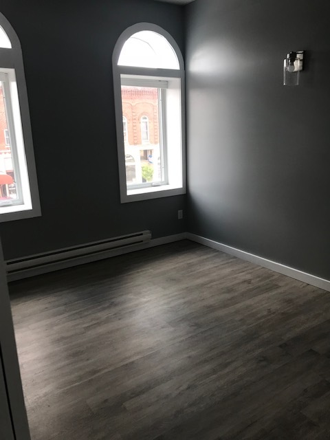 208 1/2 Main St S, Unit A in Chatfield, MN - Building Photo - Building Photo