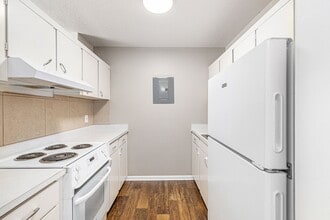 Blue Springs Apartments in Blue Springs, MO - Foto de edificio - Building Photo