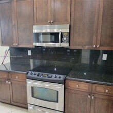 2851 W Prospect Rd in Tamarac, FL - Building Photo - Building Photo