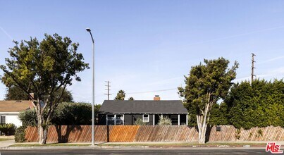 2701 Coliseum St in Los Angeles, CA - Building Photo - Building Photo